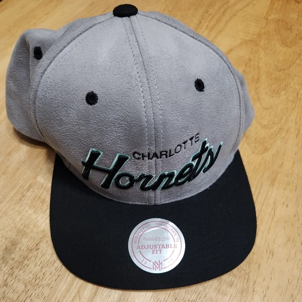 Mitchell & Ness Nostalgia Co. Charlotte Hornets Flip Brim Teal/Gray Sports Hat